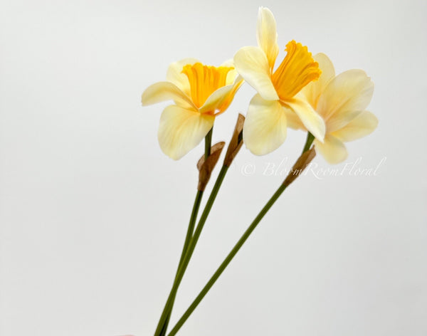 3 Real-Touch Stems Light Yellow Daffodils Faux Flowers/Wedding/Home Decoration Gifts Decor Floral Silk Flowers, Artificial Spray D-015